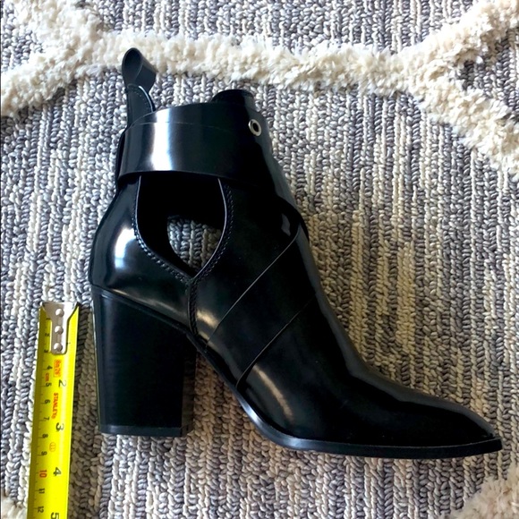 Zara patent booties with crisscross buckles - Picture 2 of 6